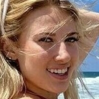 Алаїа Жанно Оголені