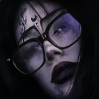 Алана Юн Оголені