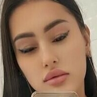 Алена Сайхі Оголені