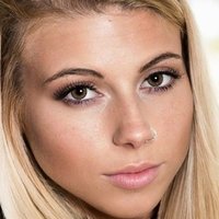 Алексіс Батлер Оголені