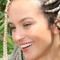 Аліс Матос Оголені