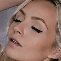 АлісДжейн Оголені