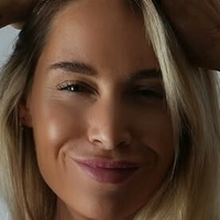 Анастасія Жадор Оголені