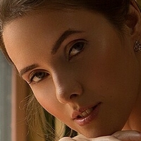 Анастасія Майєр Оголені