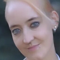 Аня Офіціель Оголені