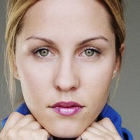 Анна Бройер Оголені