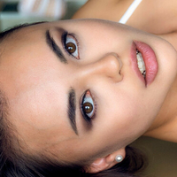 Анна Мун Оголені