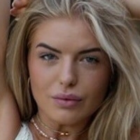 Антонія Геммер Оголені