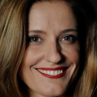 Антоніела Канто Оголені