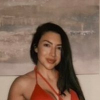 Ейпріл Нікол Оголені