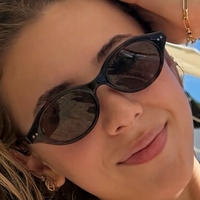 Аріана Донован Оголені