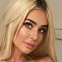 Ешлі Вольф Оголені