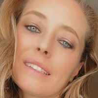 ешлістівенс Оголені