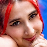 Ешлі Рей Оголені