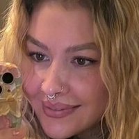 Аваа Лінн Оголені