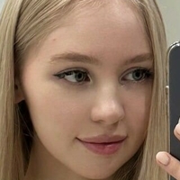 Аврора Мей Оголені