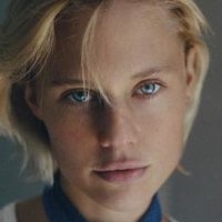 Бекка Хіллер Оголені