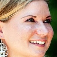 Бріджид Маколі Оголені