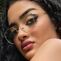 Каміла Кристел Оголені