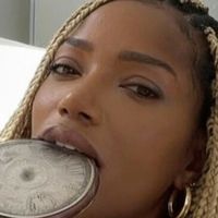 Карола Матер Оголені