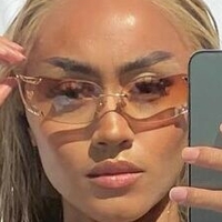 Катрін Кларк Оголені