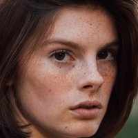 Шанель Асберг Оголені