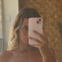 Челі Назаріо Оголені