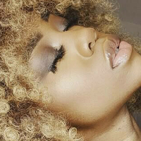 Чідера Еггеруе Оголені