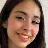 Хлоя Янг Оголені