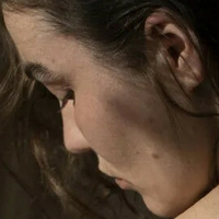 Клара Елена Кампф Оголені