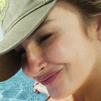 Клаудія Лейтте Оголені