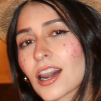 Даніела Мора Оголені