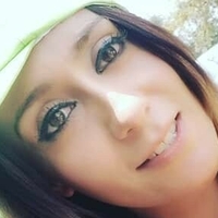 Едіт Райас Оголені