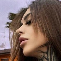 Елі Брандaні Оголені