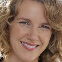 Еліз Робертсон Оголені