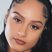 Елізабет Роуз Карраско Оголені