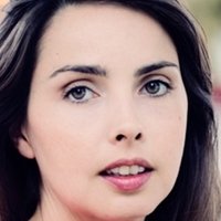 Емілі Казенава Оголені