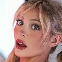 Емл Луїз Оголені