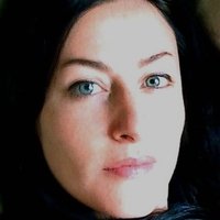 Еріка Латта Оголені
