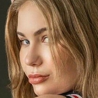 Еверлі Лейн Оголені