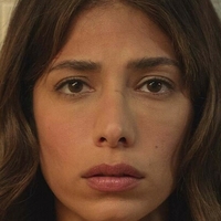 Евін Ахмад Оголені