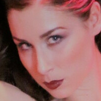 Флуфі (Кіра Бет) Оголені