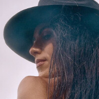 Флоренсія Кассі Оголені