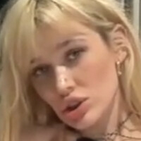 Голден Аліне Оголені