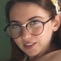 ГрувіГеолог / Кейт Ларсен Оголені