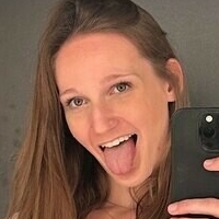 Гейлі Хеппі Оголені