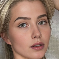 Ханна Янсен Оголені