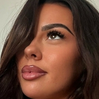 холлі родс Оголені