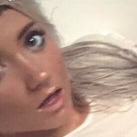 Гані Белл Оголені