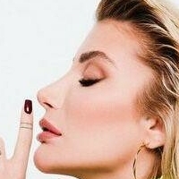 Ірем Дерічі Оголені